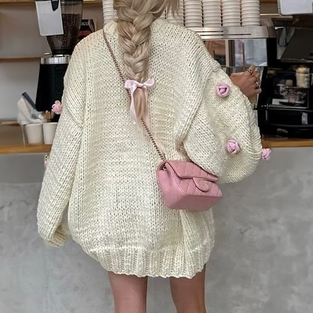 Pull à fleurs brodées
