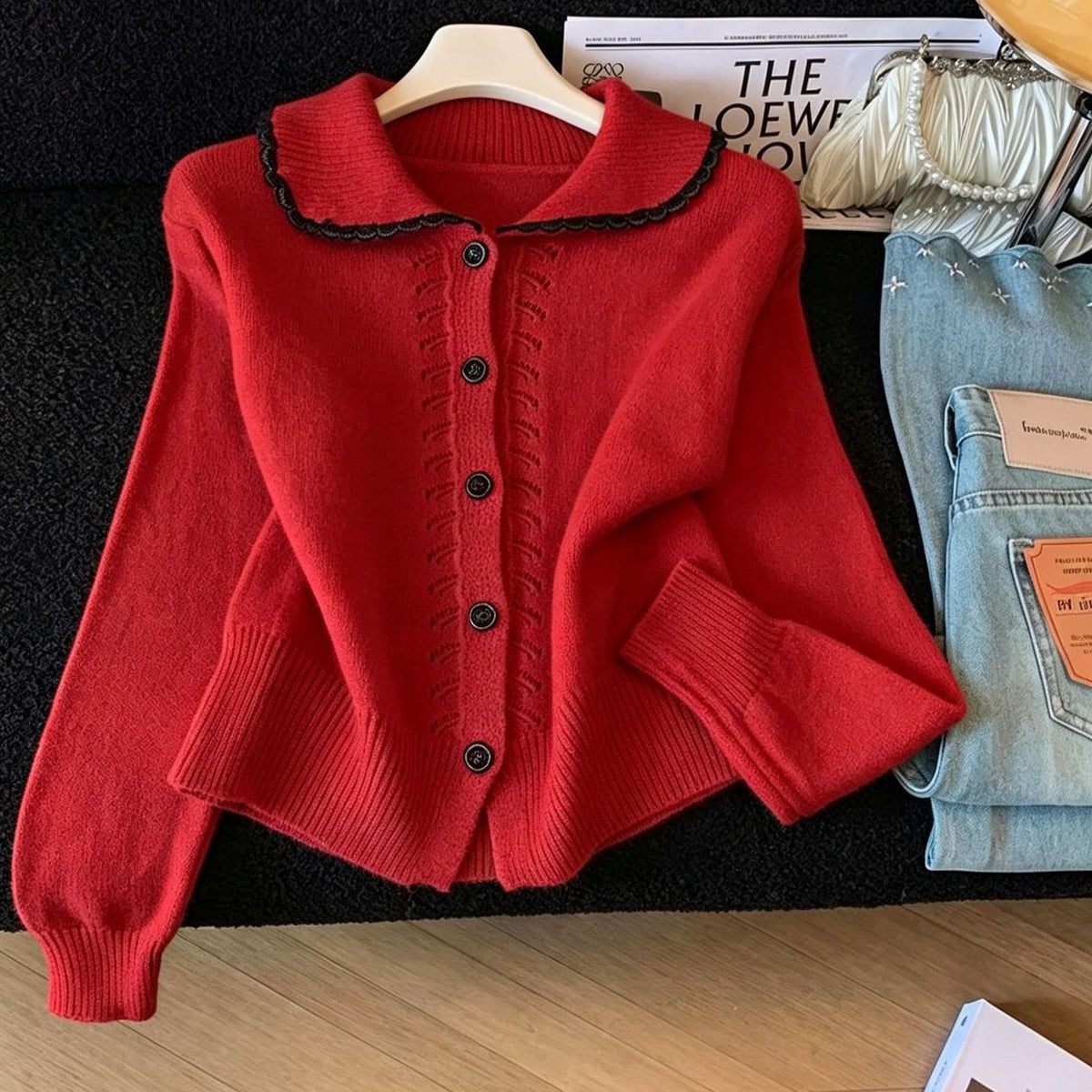 Single breasted long sleeved sweater